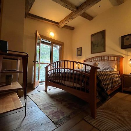 The Squibb Houses Cambria Luaran gambar