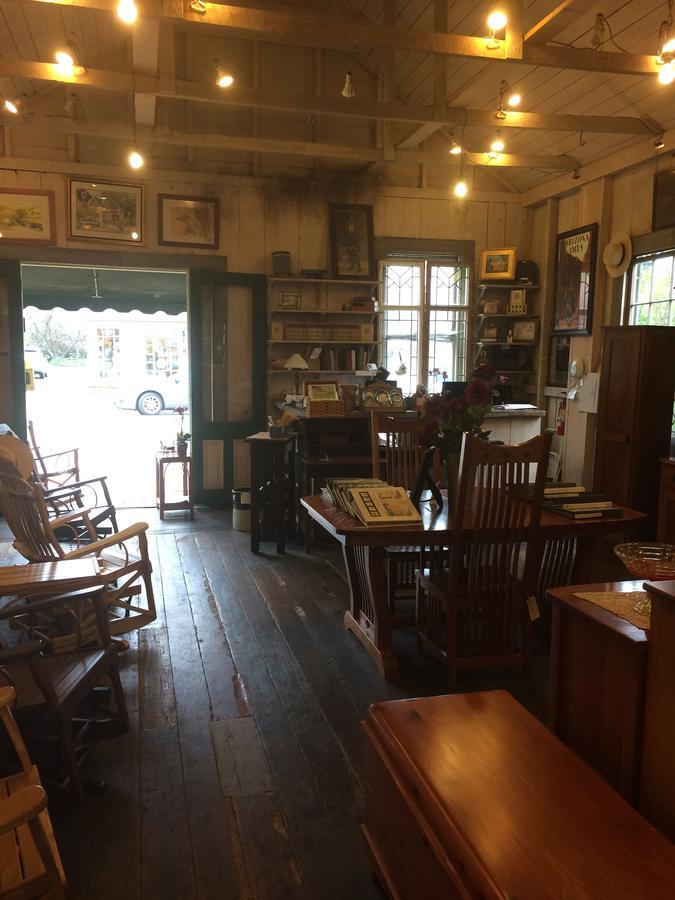 The Squibb Houses Cambria Luaran gambar